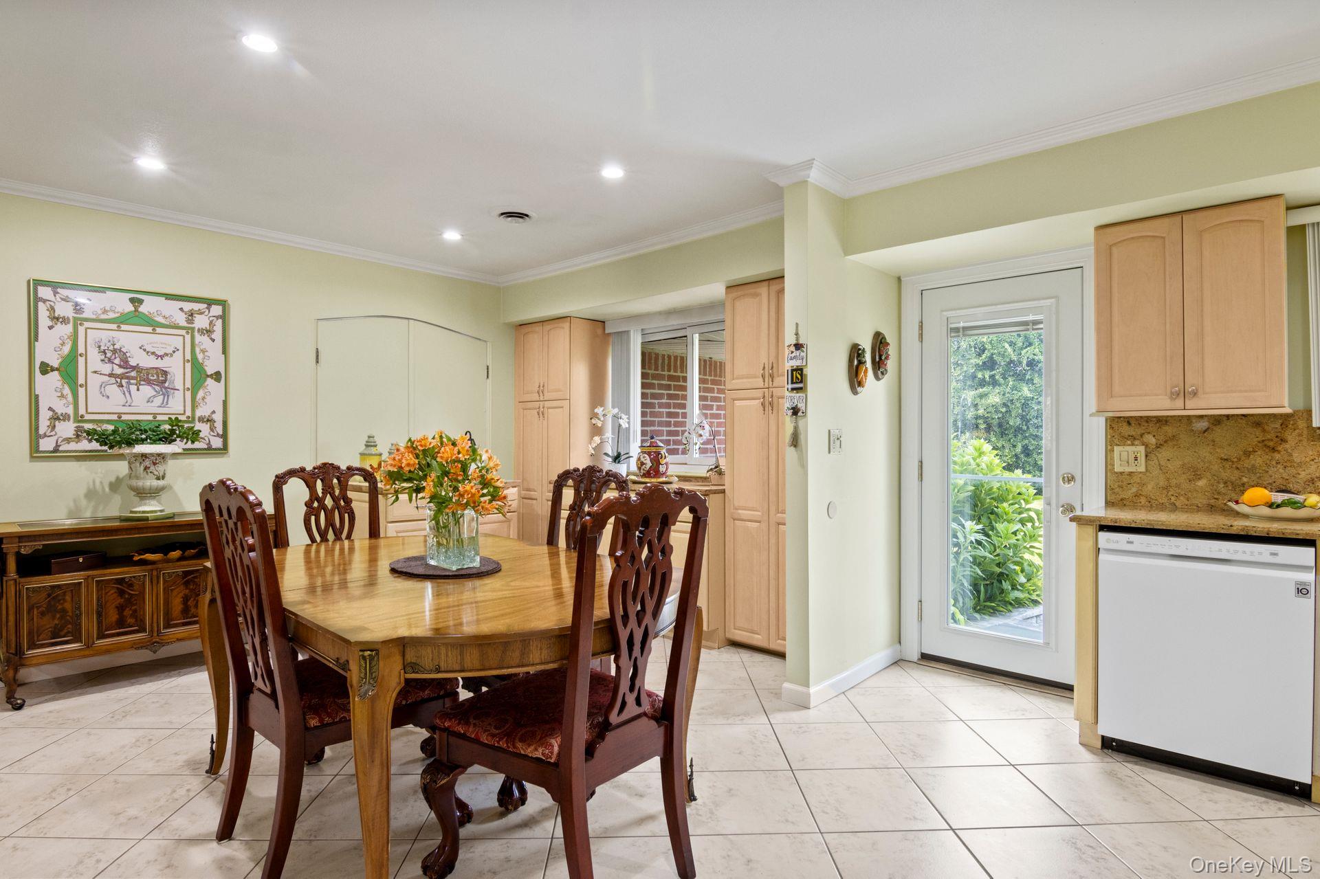 137 Burr Rd, East Northport, NY 11731