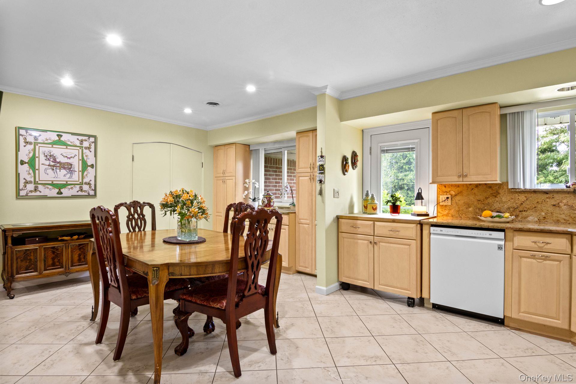 137 Burr Rd, East Northport, NY 11731