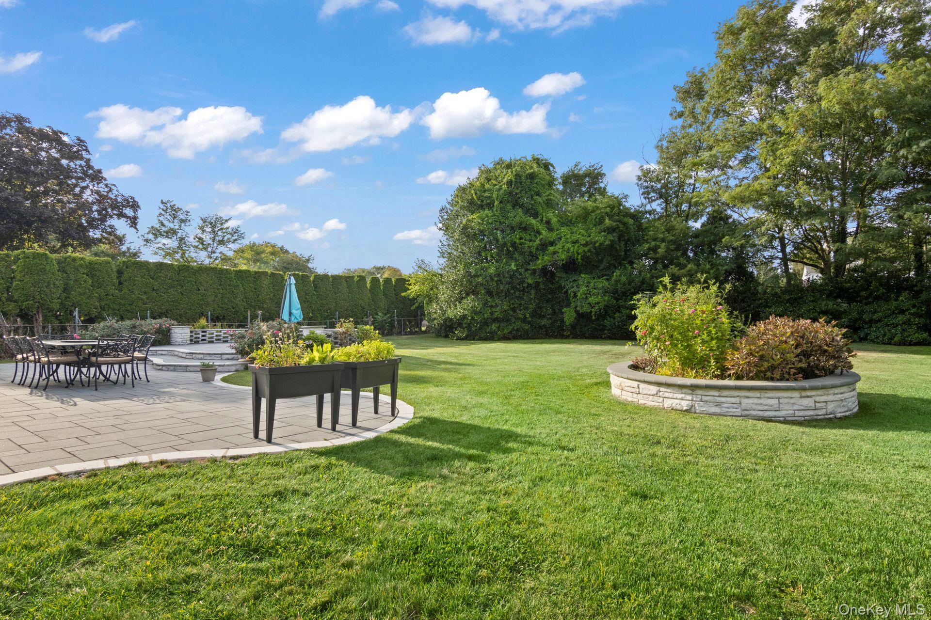 137 Burr Rd, East Northport, NY 11731