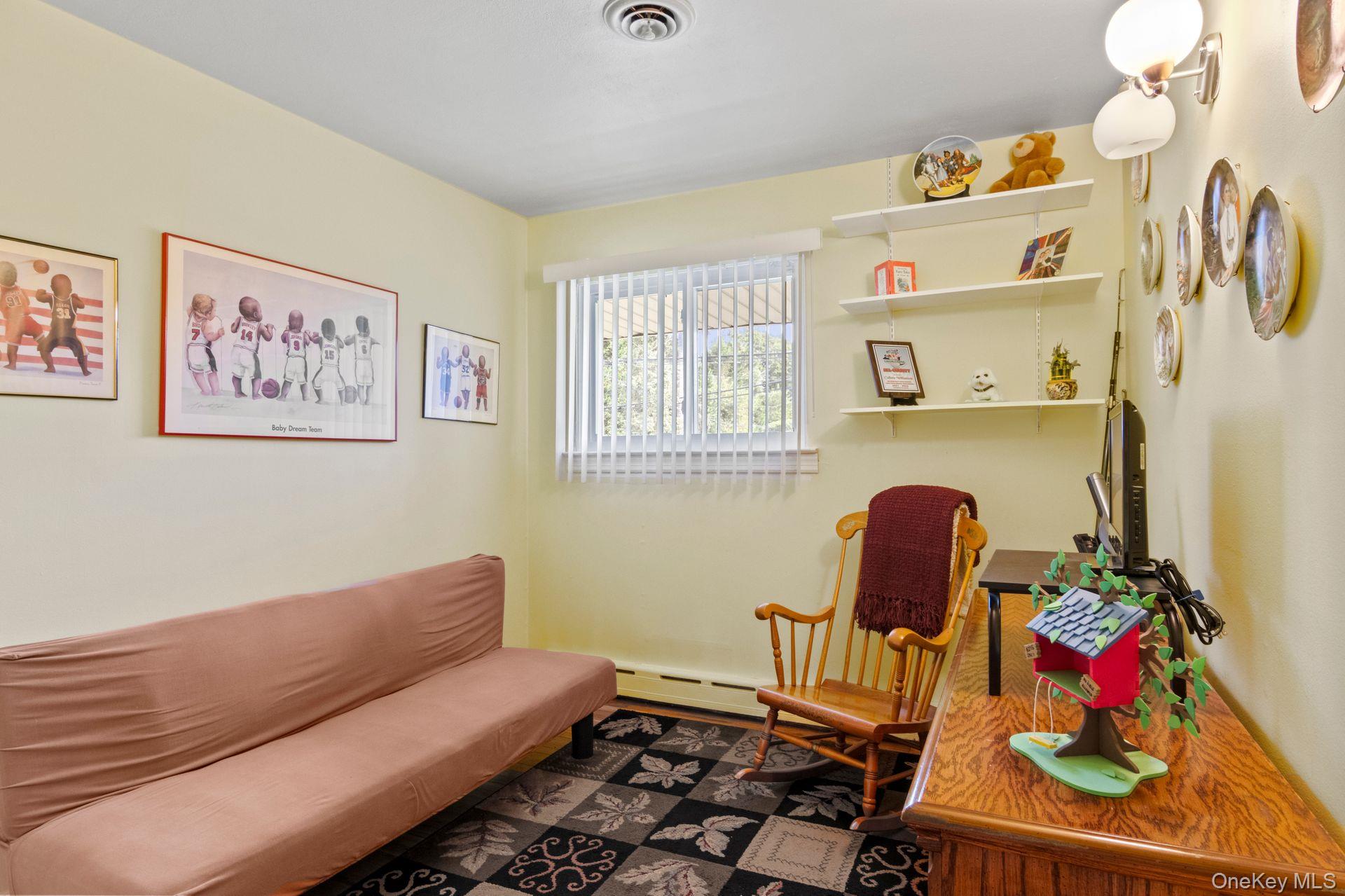 137 Burr Rd, East Northport, NY 11731