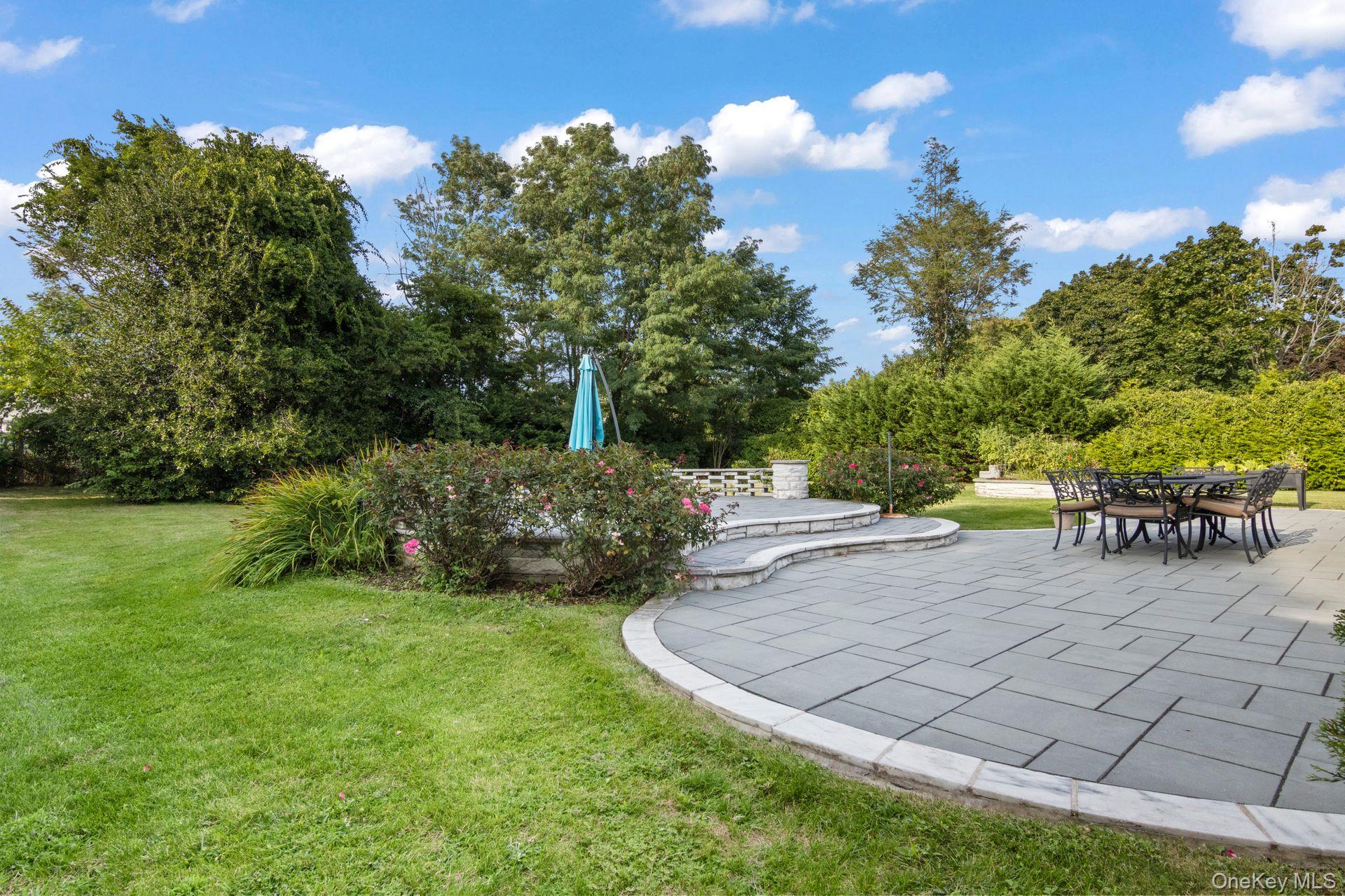 137 Burr Rd, East Northport, NY 11731