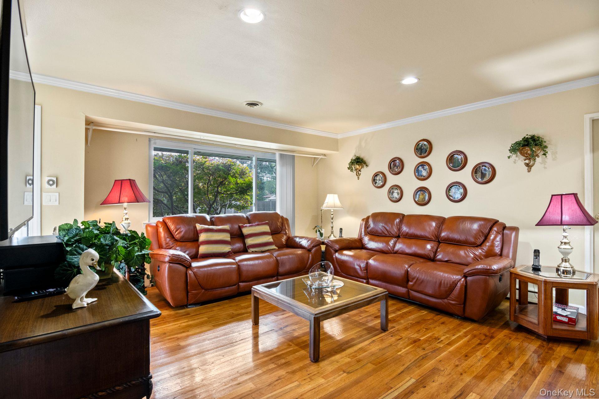 137 Burr Rd, East Northport, NY 11731