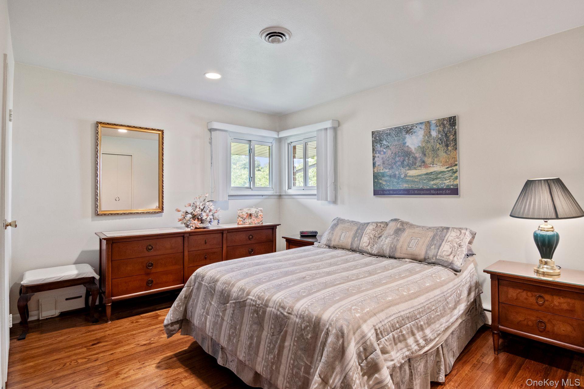 137 Burr Rd, East Northport, NY 11731