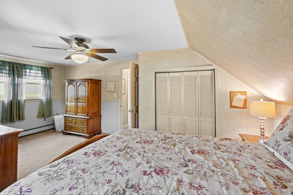 37 Newark Street, Lindenhurst, NY 11757