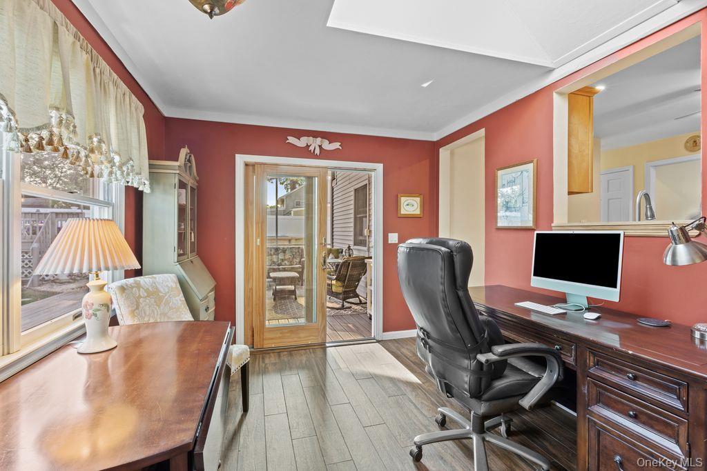 37 Newark Street, Lindenhurst, NY 11757