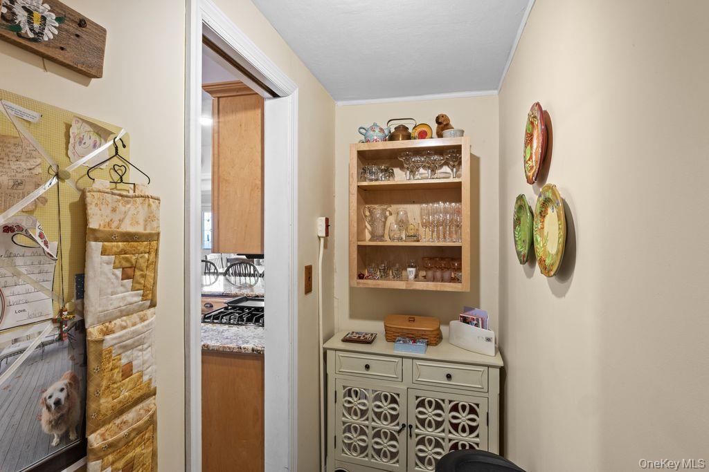 37 Newark Street, Lindenhurst, NY 11757