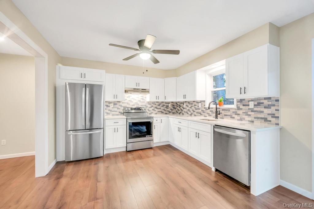 28 Beacon Street, Shirley, NY 11967