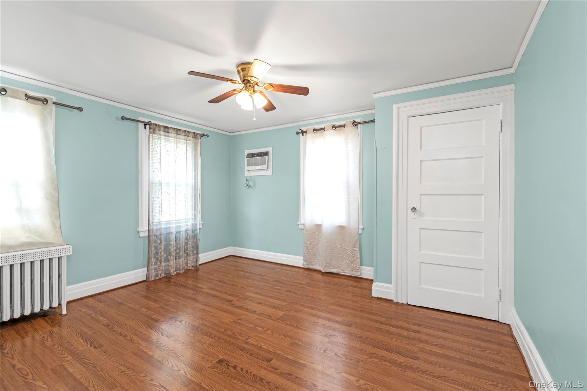 24 Walnut Street, Westbury, NY 11590