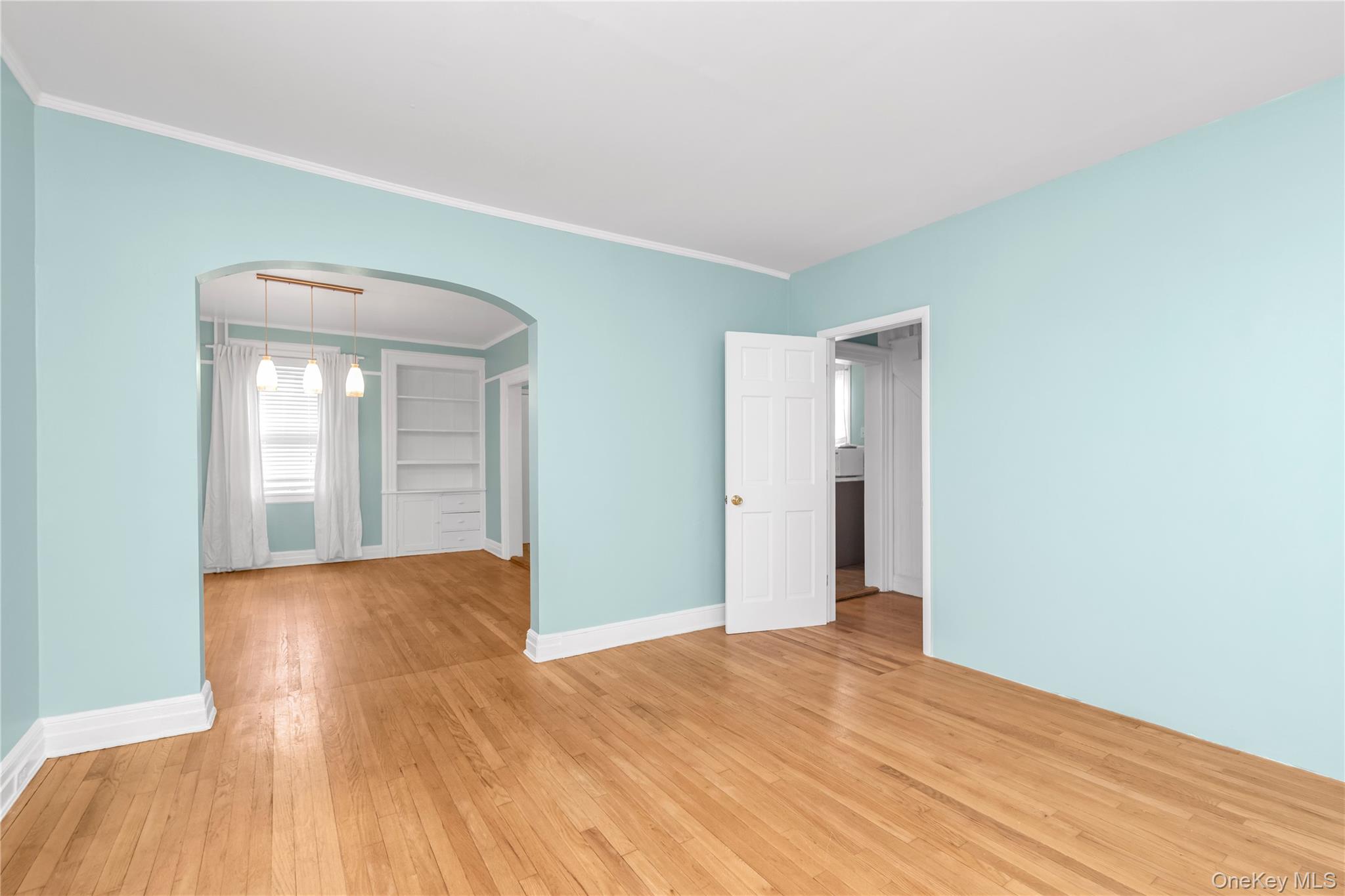 24 Walnut Street, Westbury, NY 11590