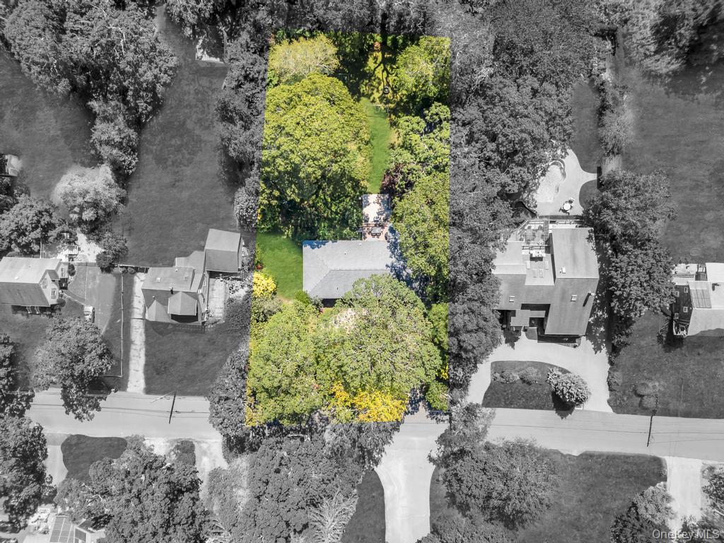 12 Inwood Road, Center Moriches, NY 11934