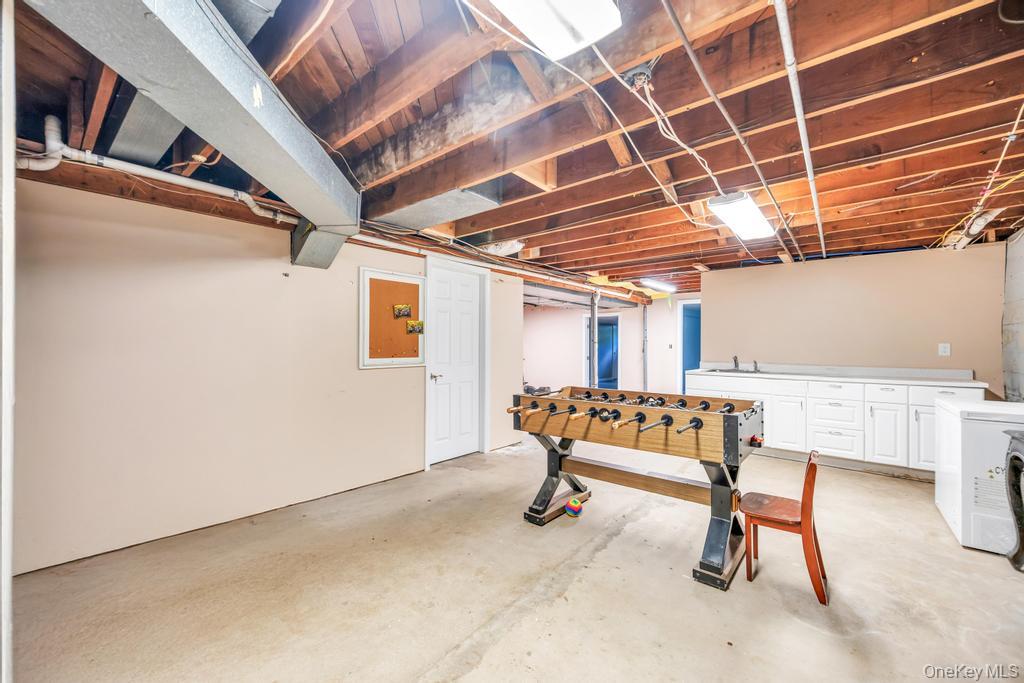 12 Inwood Road, Center Moriches, NY 11934