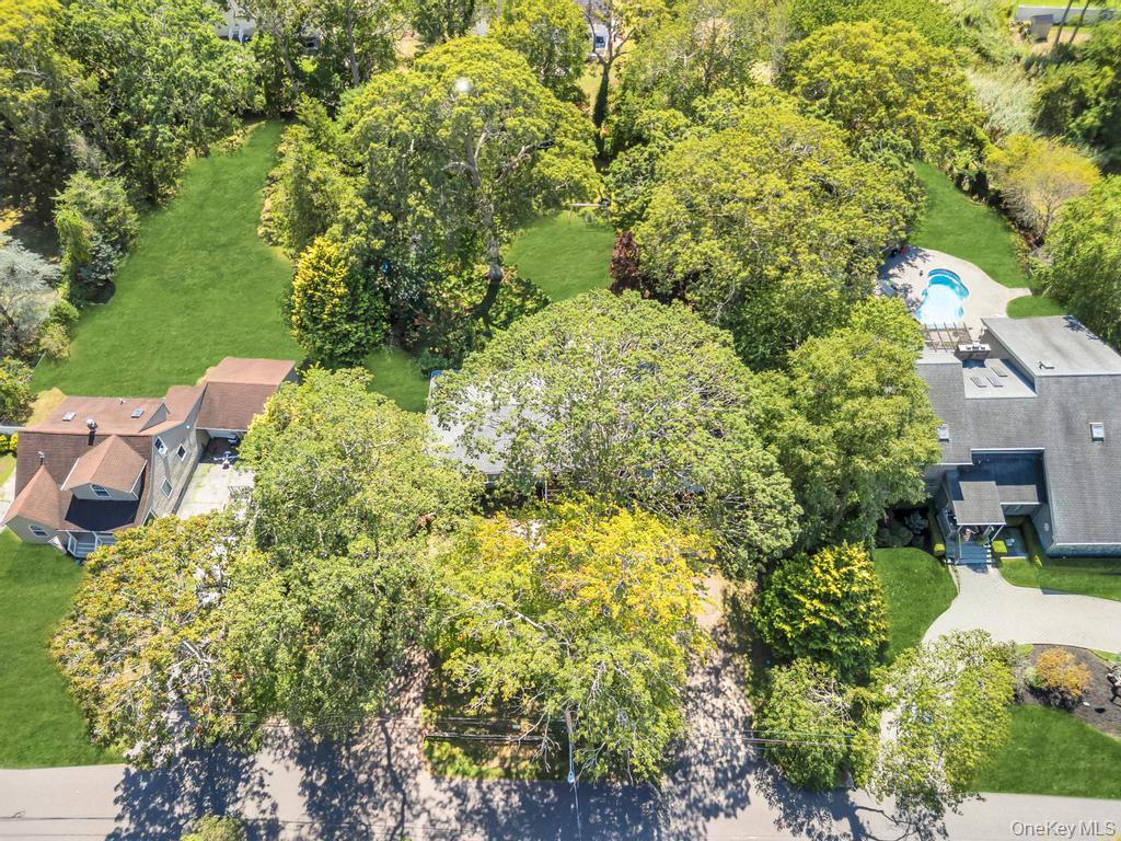 12 Inwood Road, Center Moriches, NY 11934