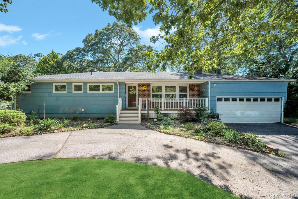 12 Inwood Road, Center Moriches, NY 11934