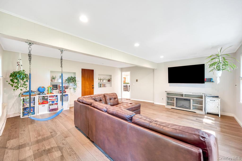 12 Inwood Road, Center Moriches, NY 11934