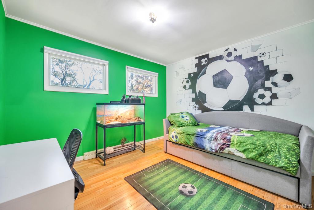 12 Inwood Road, Center Moriches, NY 11934