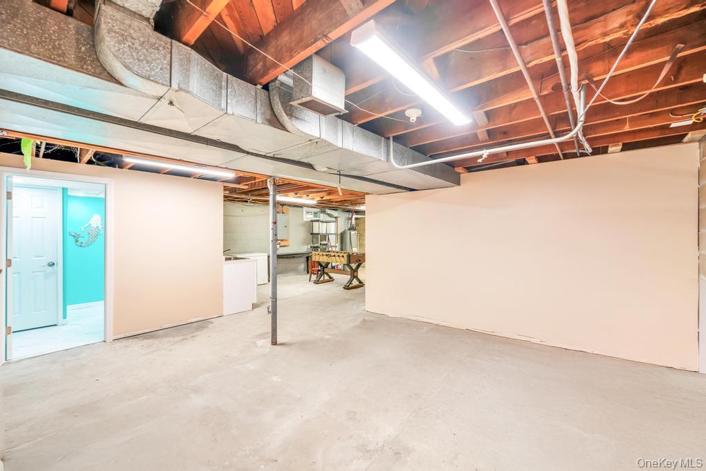 12 Inwood Road, Center Moriches, NY 11934