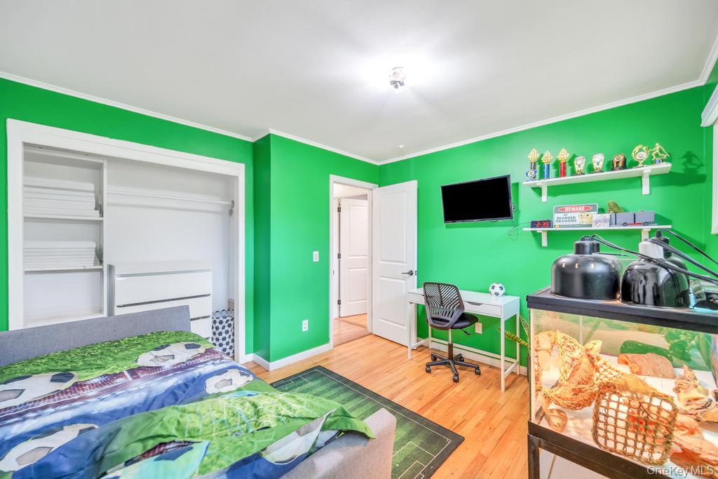 12 Inwood Road, Center Moriches, NY 11934