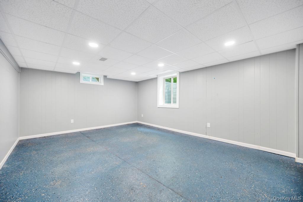 12 Inwood Road, Center Moriches, NY 11934