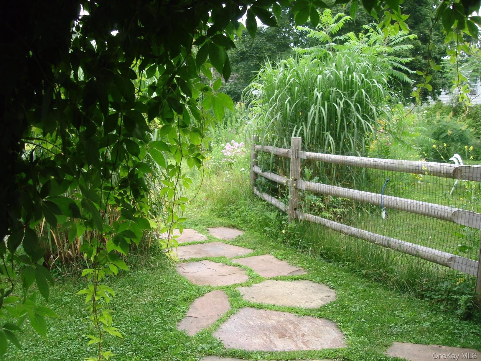 597 Route 212, Saugerties, NY 12477