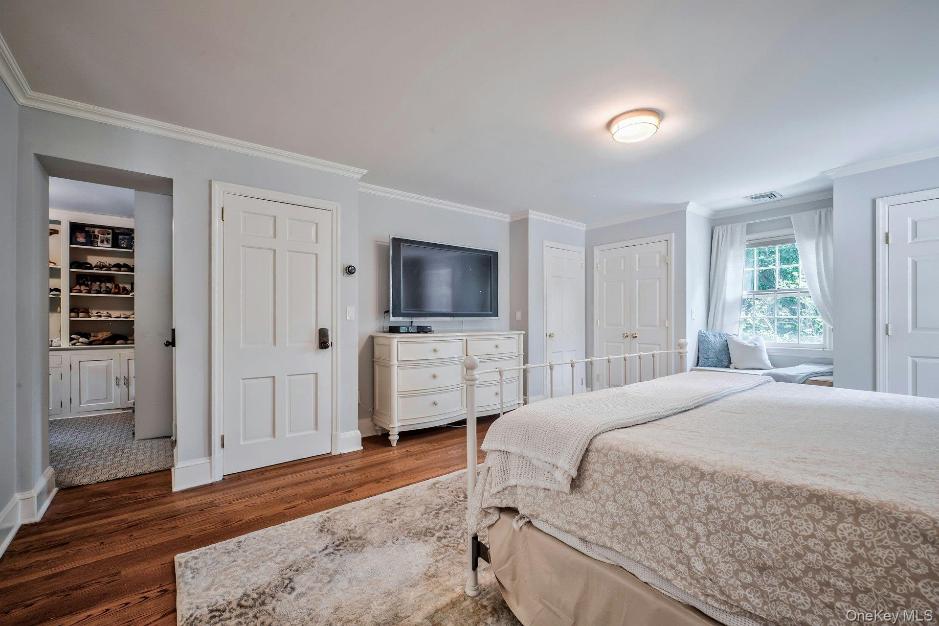 11 Middle Road, Sands Point, NY 11050