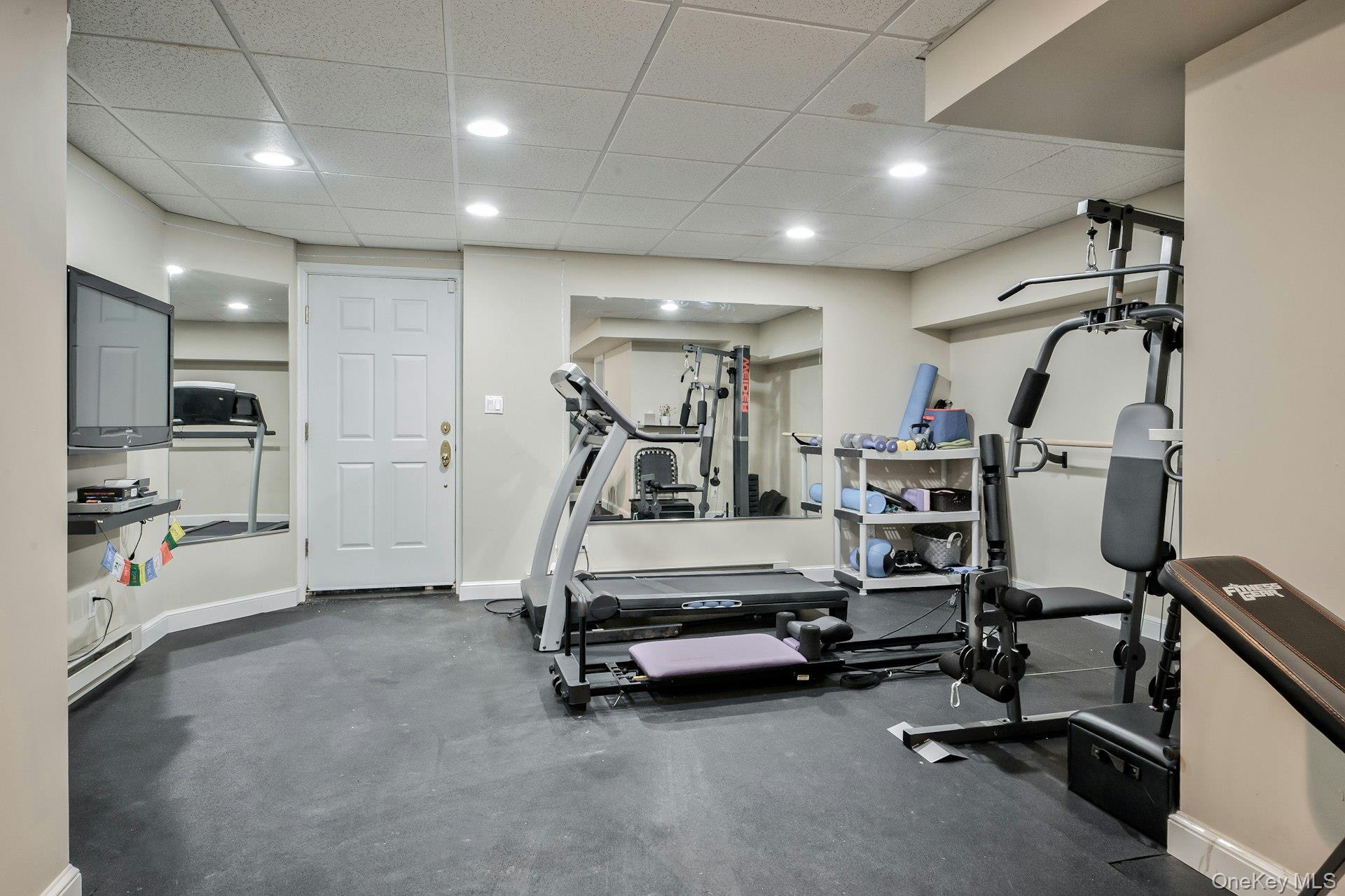 11 Middle Road, Sands Point, NY 11050