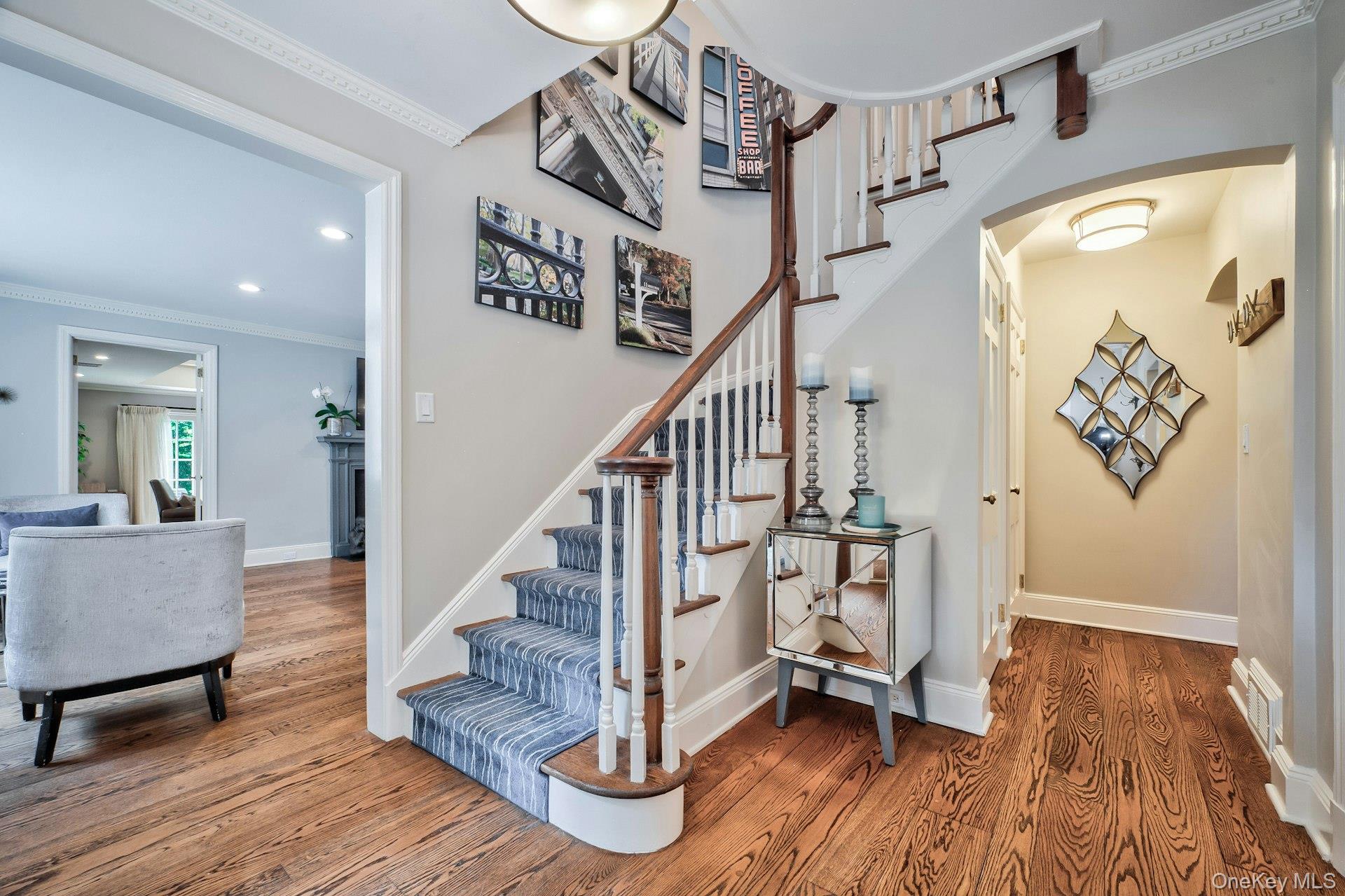 11 Middle Road, Sands Point, NY 11050