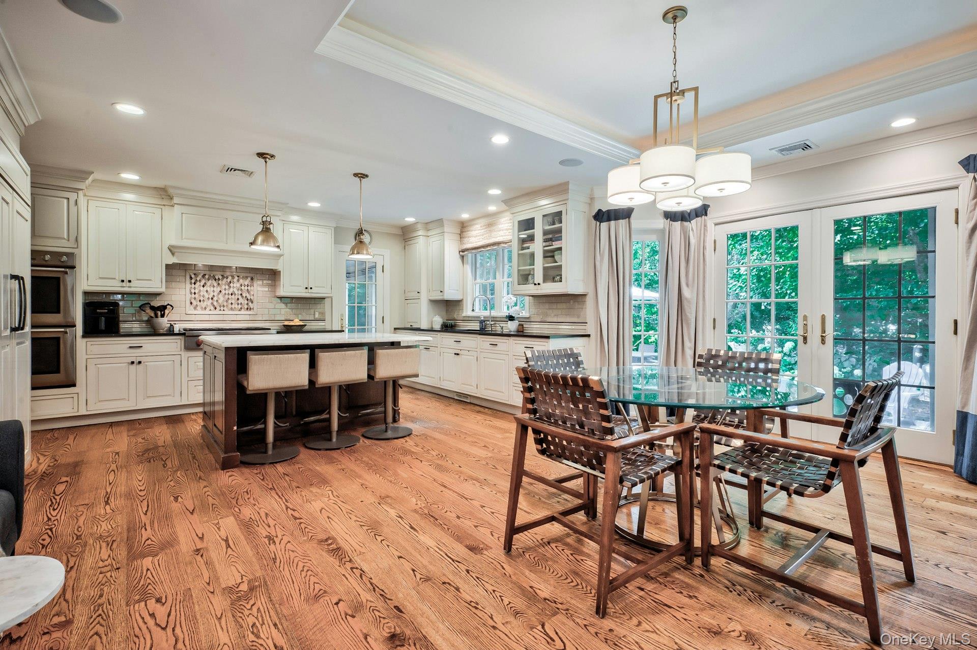 11 Middle Road, Sands Point, NY 11050