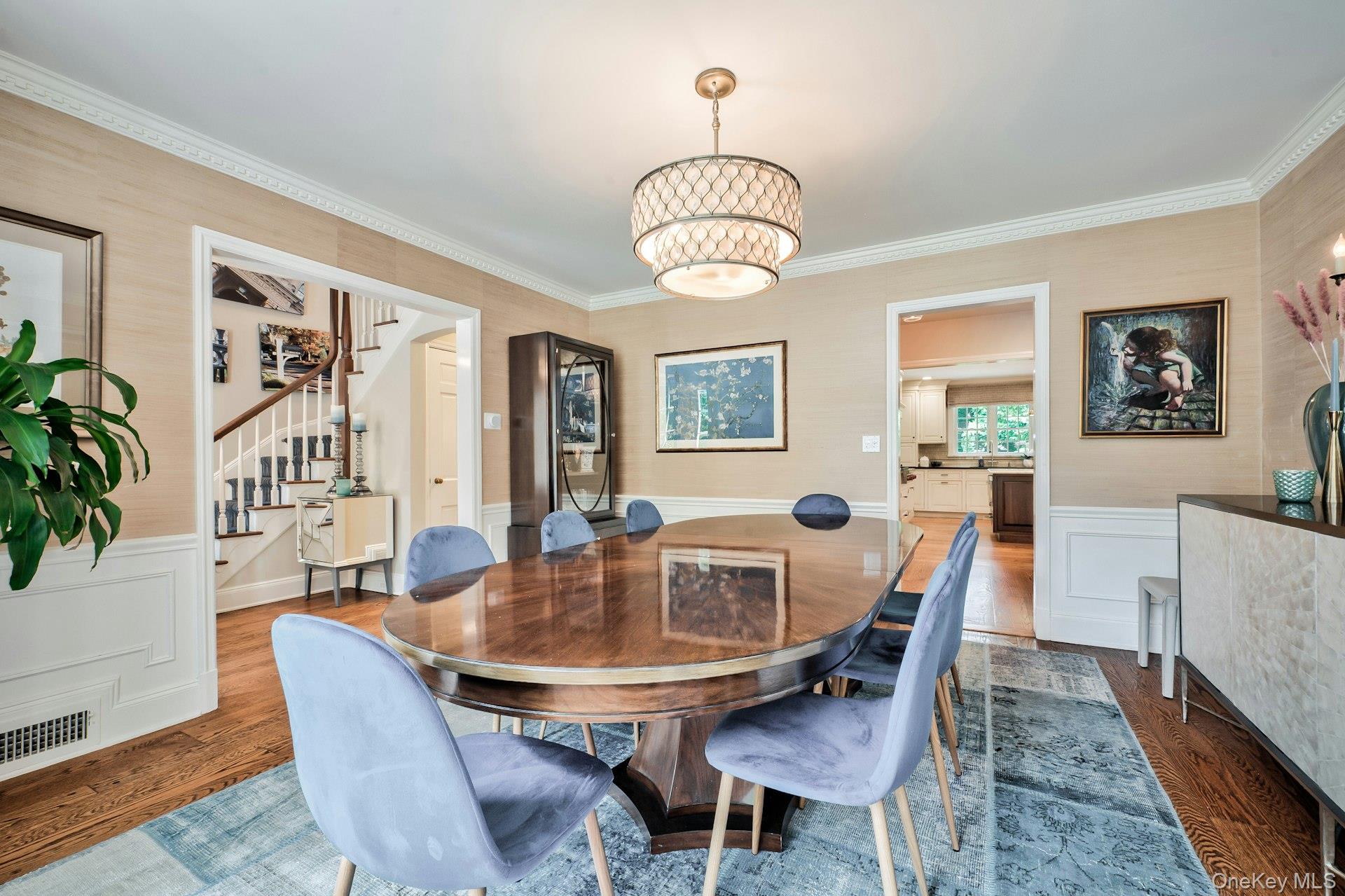 11 Middle Road, Sands Point, NY 11050