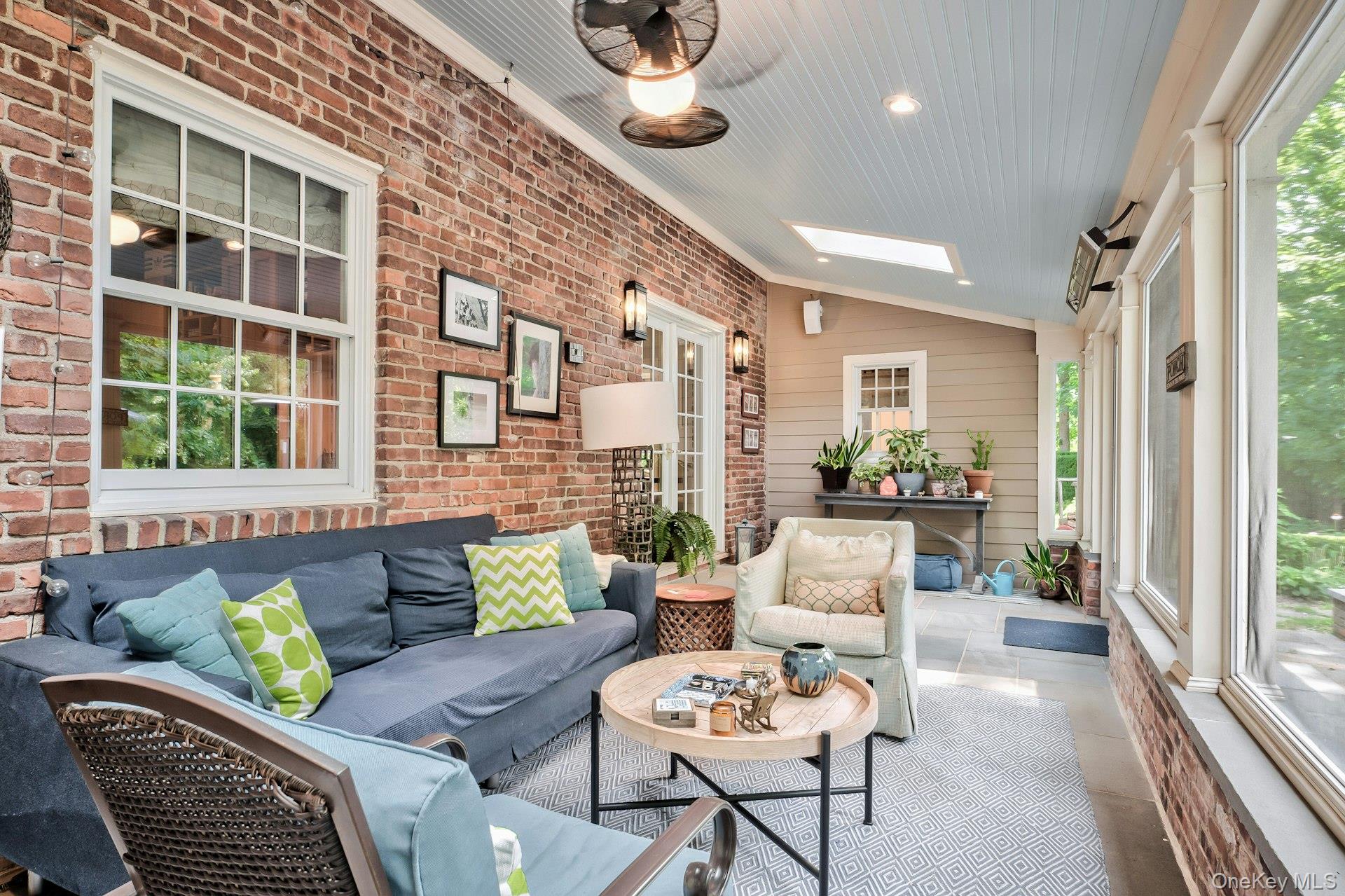 11 Middle Road, Sands Point, NY 11050