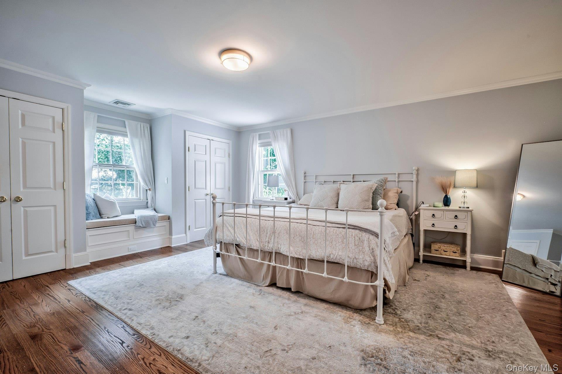 11 Middle Road, Sands Point, NY 11050