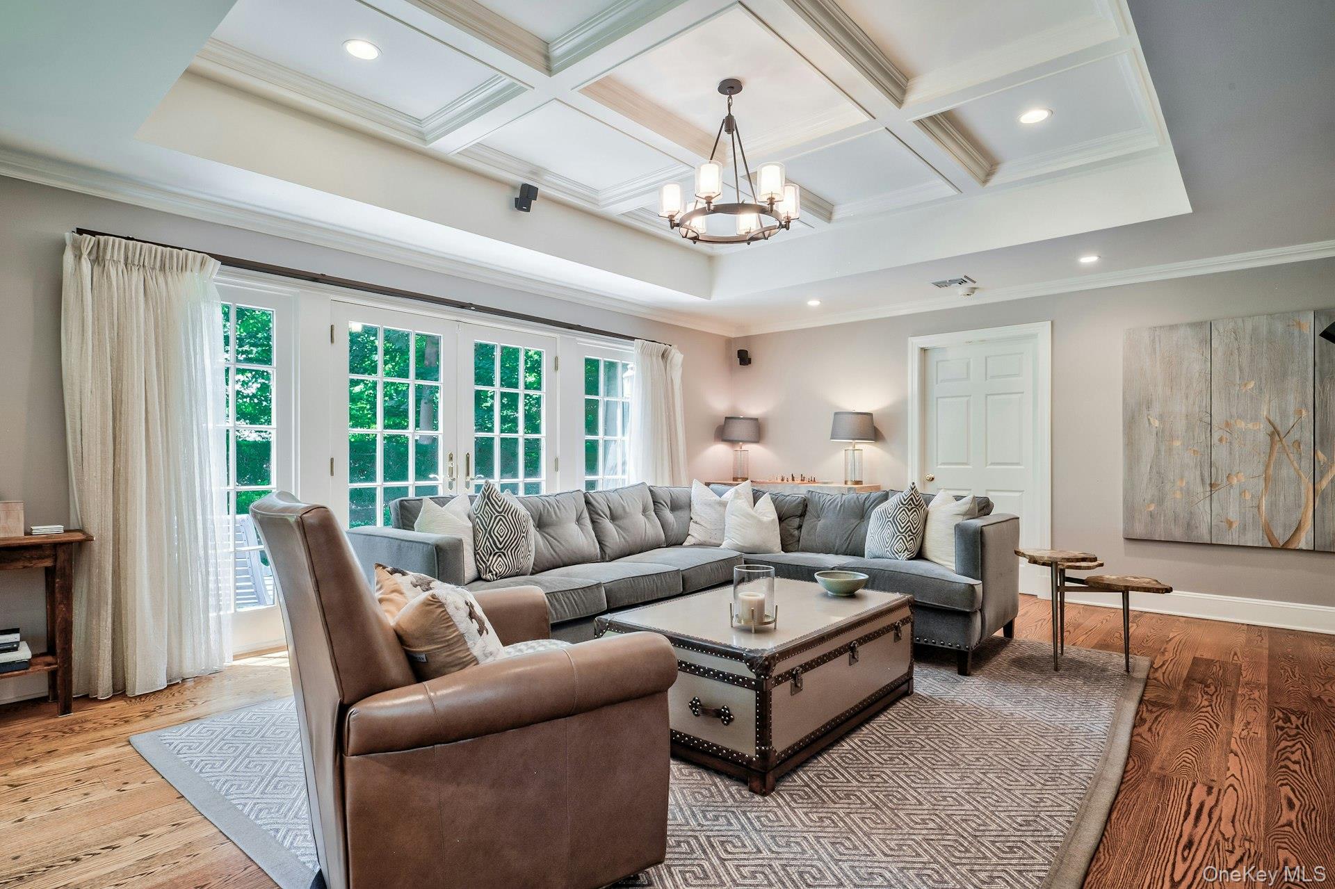 11 Middle Road, Sands Point, NY 11050