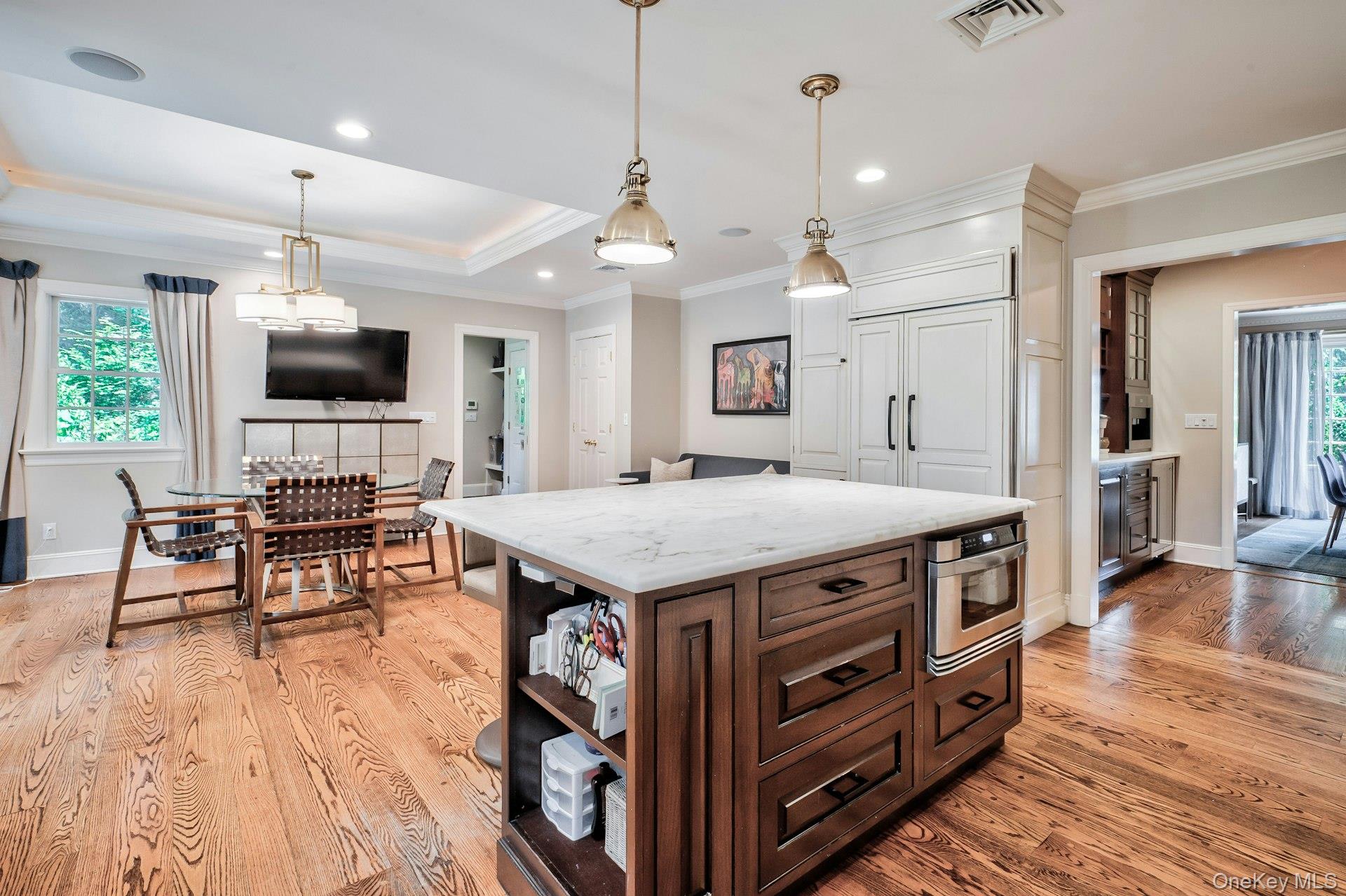 11 Middle Road, Sands Point, NY 11050