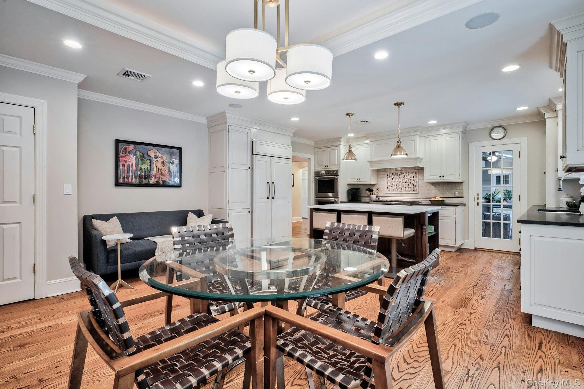 11 Middle Road, Sands Point, NY 11050