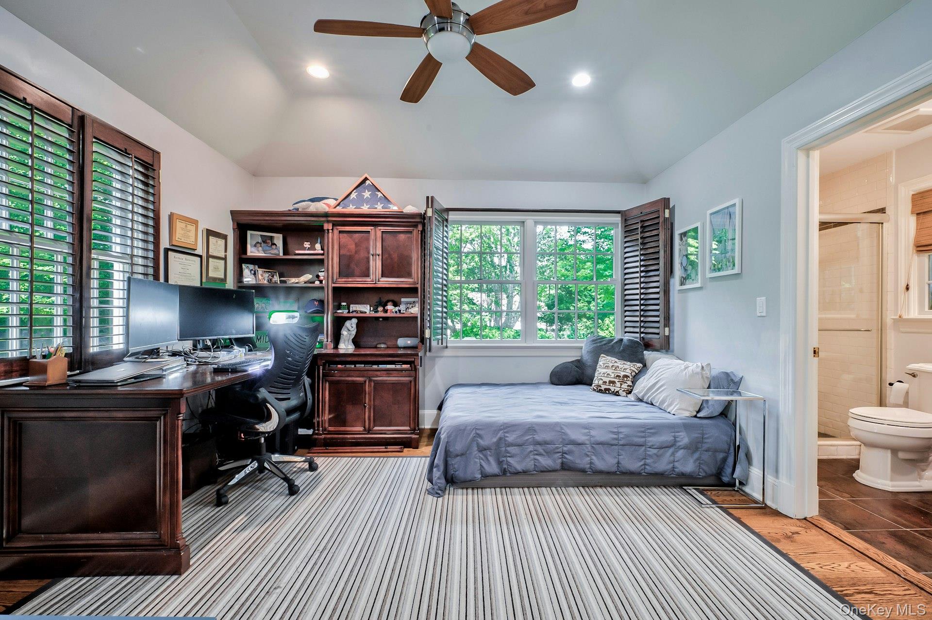 11 Middle Road, Sands Point, NY 11050