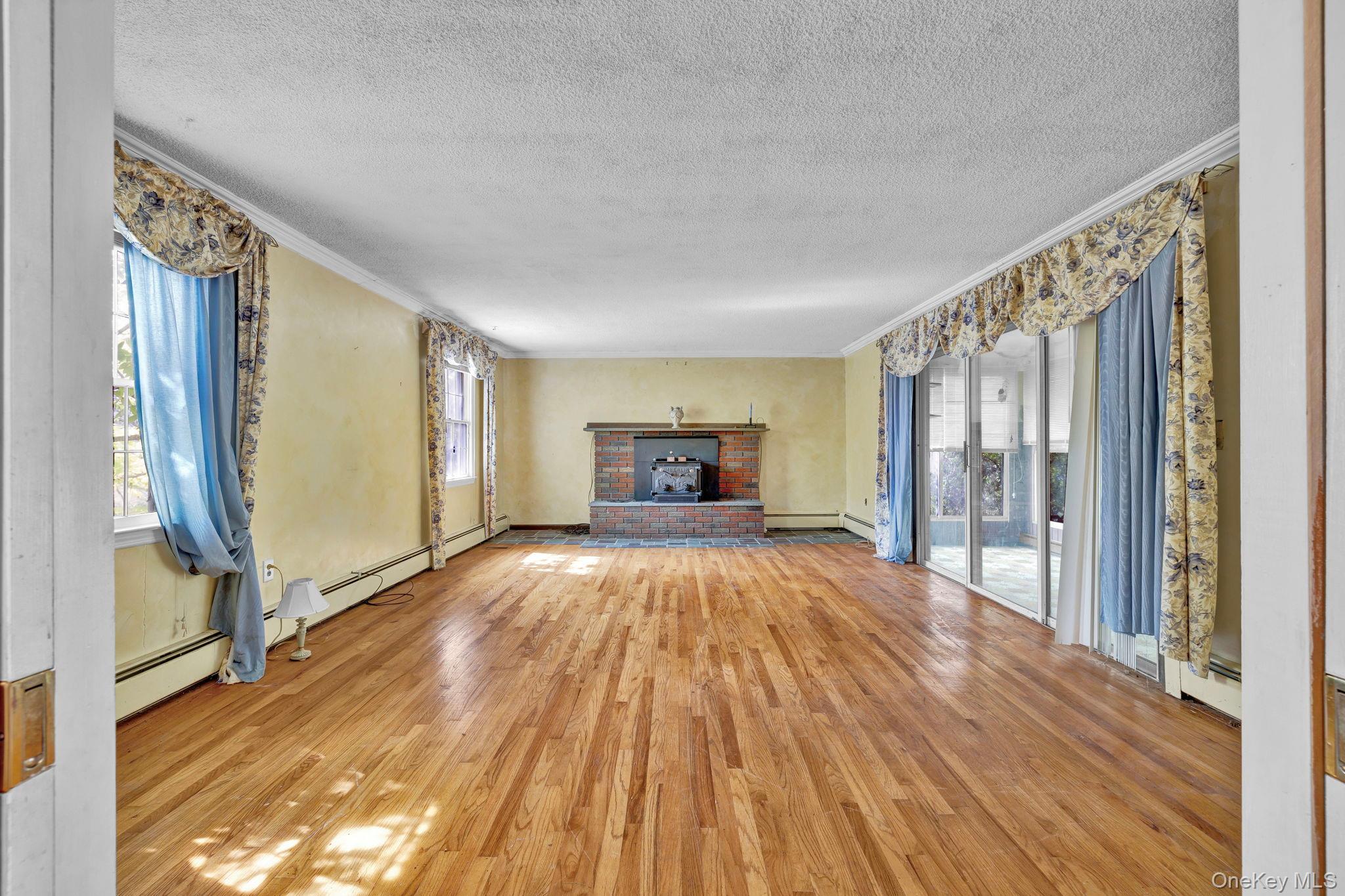 22 Mark Drive, Middletown, NY 10940