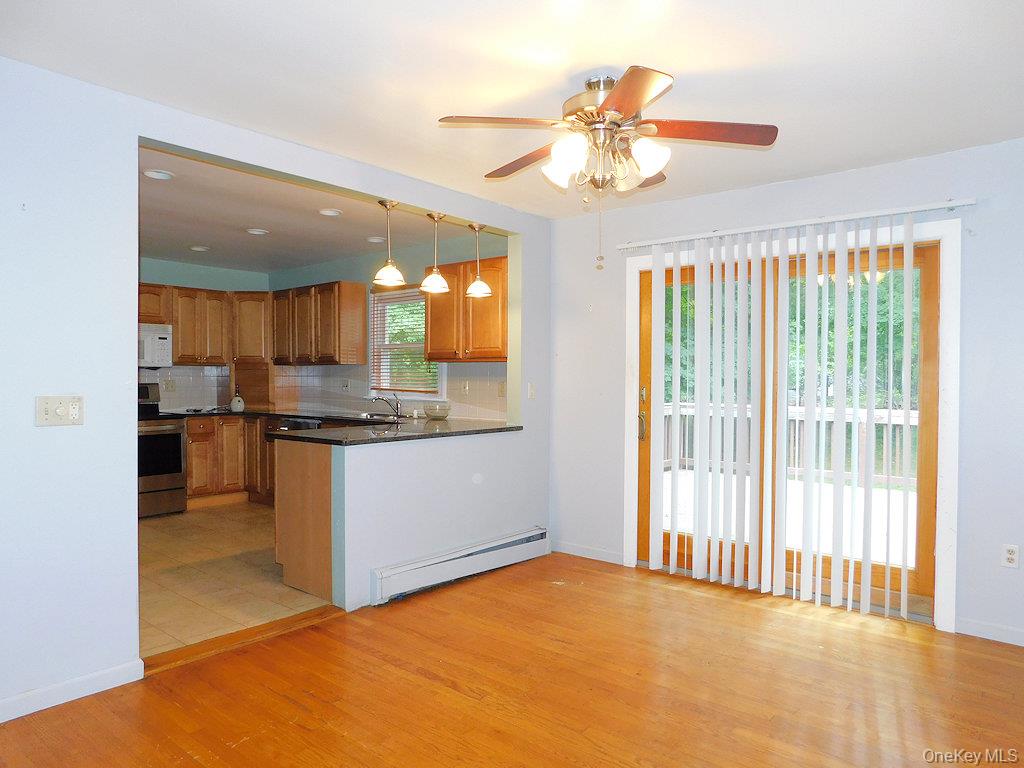 16 Old Farms Rd, Poughkeepsie, NY 12603