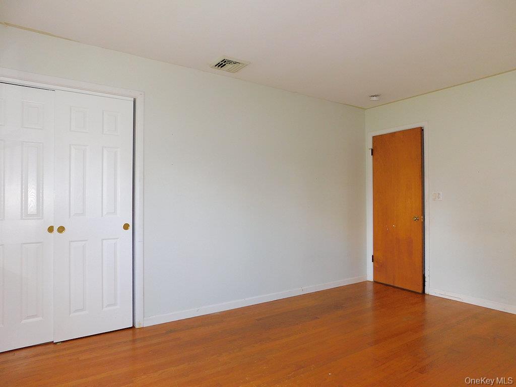 16 Old Farms Rd, Poughkeepsie, NY 12603