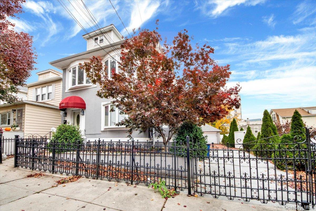 1610 Hering Avenue, Bronx, NY 10461