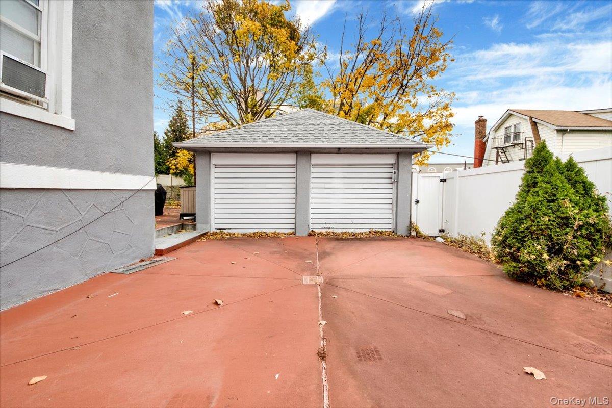 1610 Hering Avenue, Bronx, NY 10461