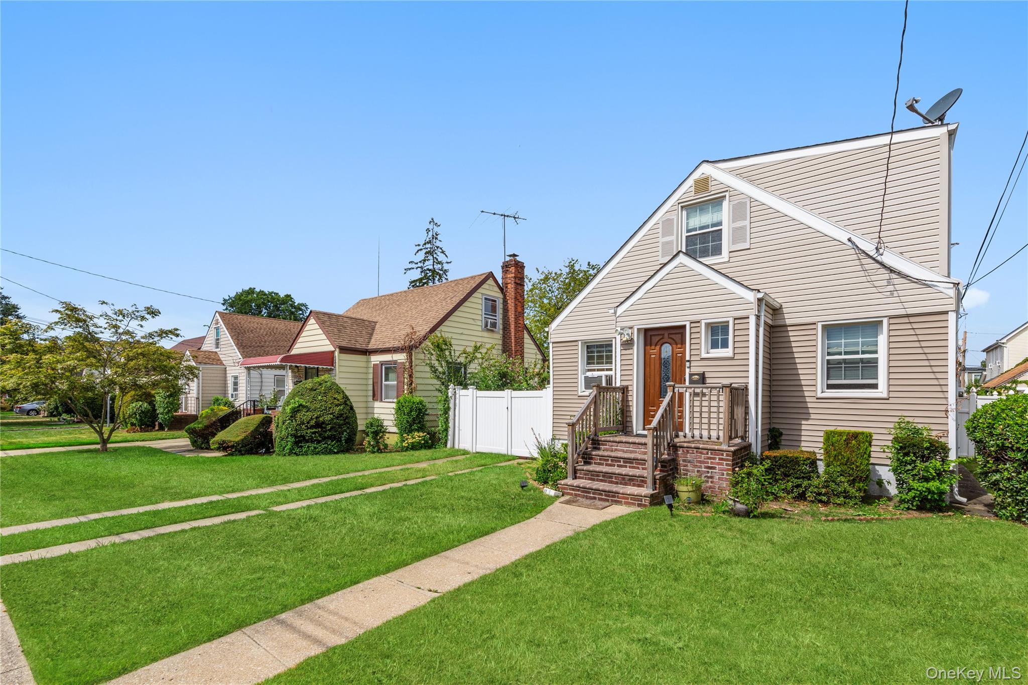 11 Dewitt Street, Valley Stream, NY 11580