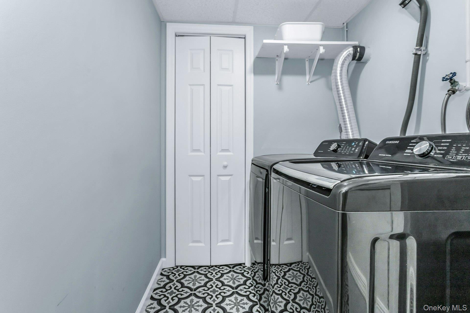 334 Bread and Cheese Hollow Road, Northport, NY 11768