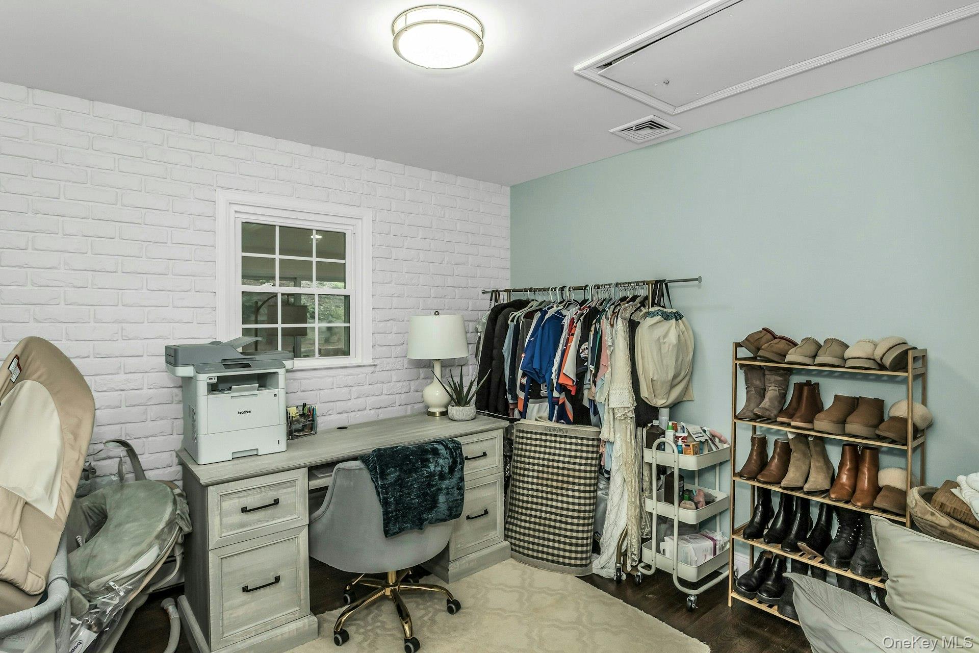 334 Bread and Cheese Hollow Road, Northport, NY 11768