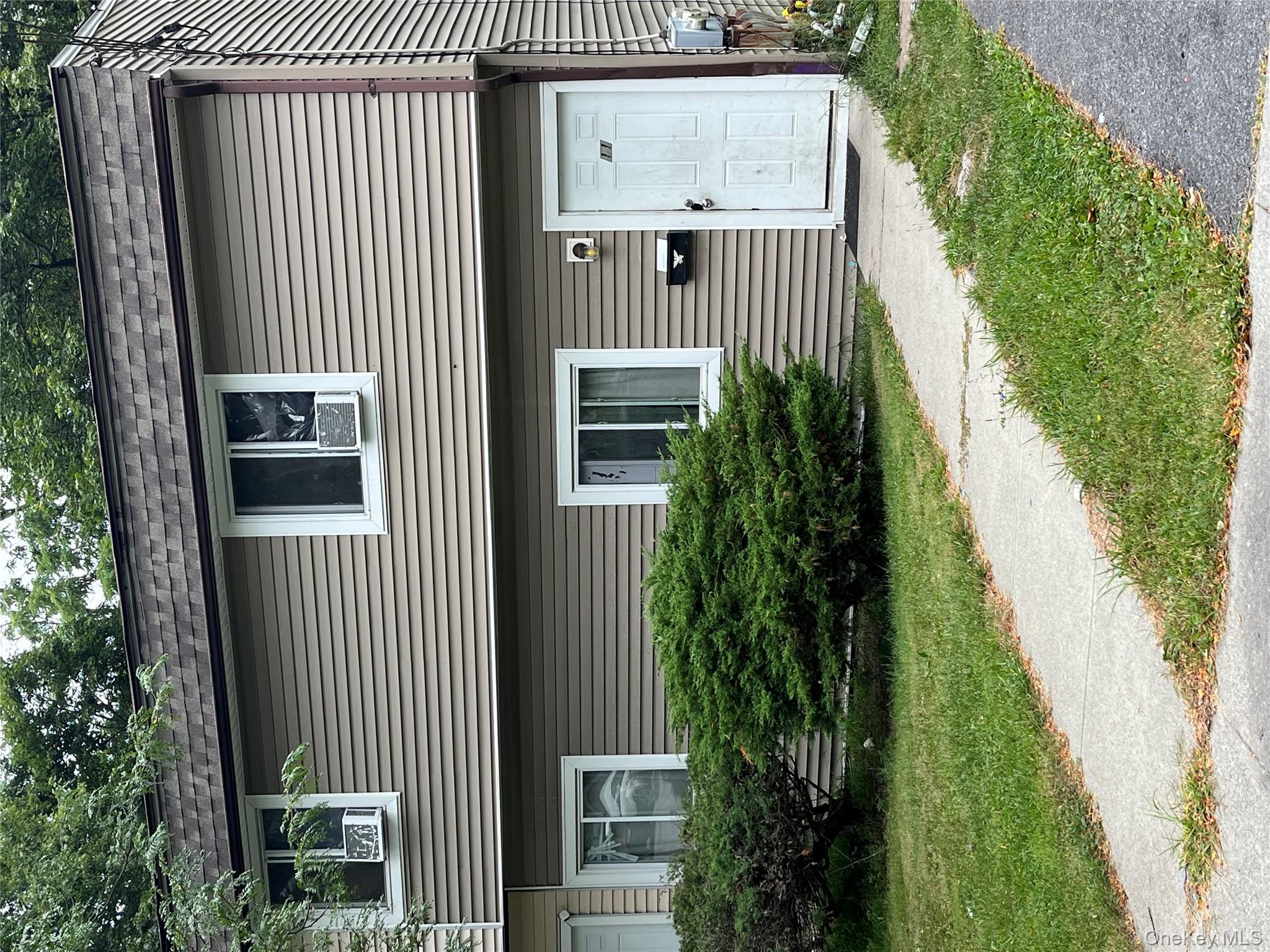 11 Howard Street, Poughkeepsie, NY 12601