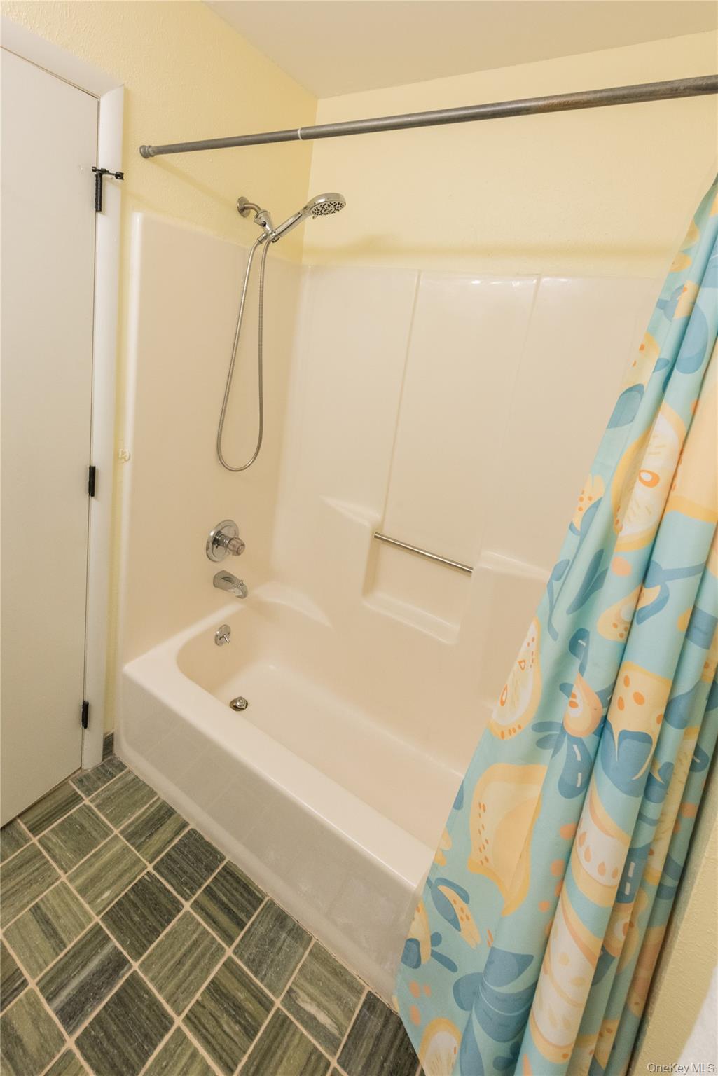 4008 Deer Path, Poughkeepsie, NY 12603