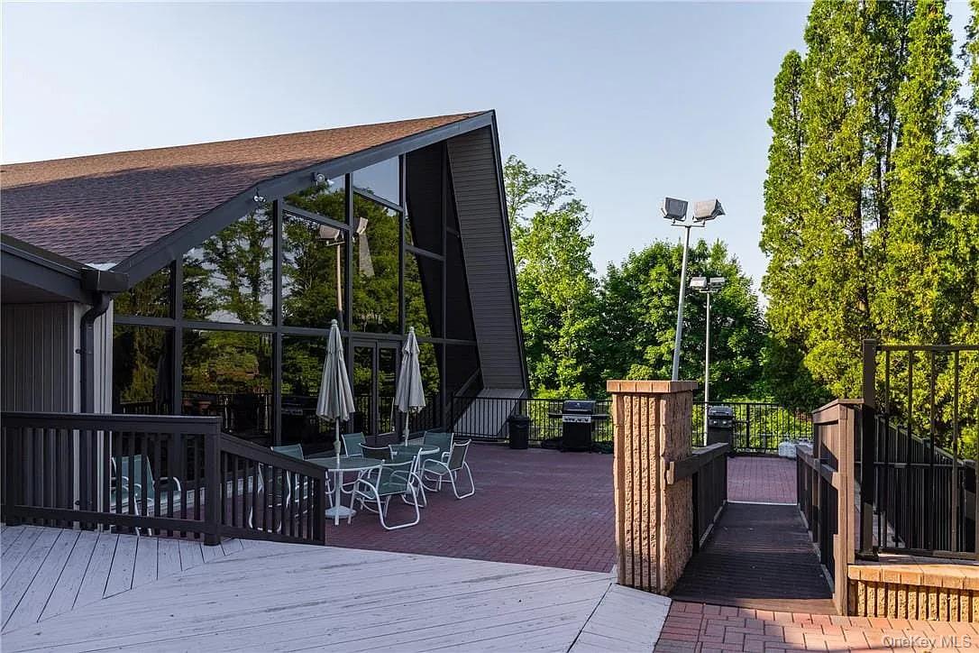 4008 Deer Path, Poughkeepsie, NY 12603