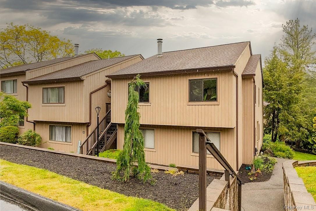 4008 Deer Path, Poughkeepsie, NY 12603