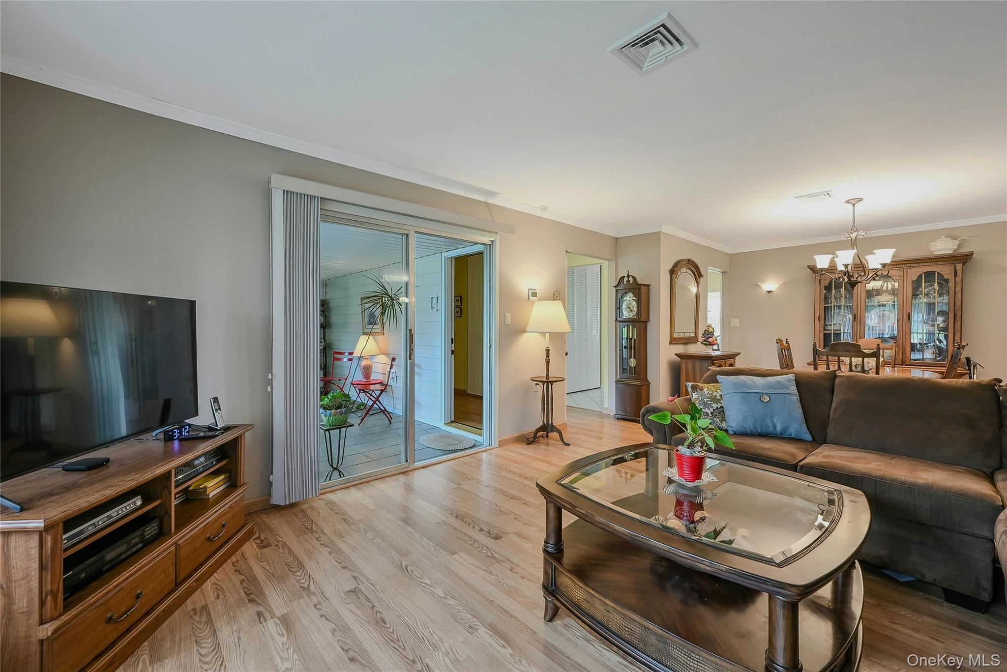 98 A Eastbourne, Ridge, NY 11961