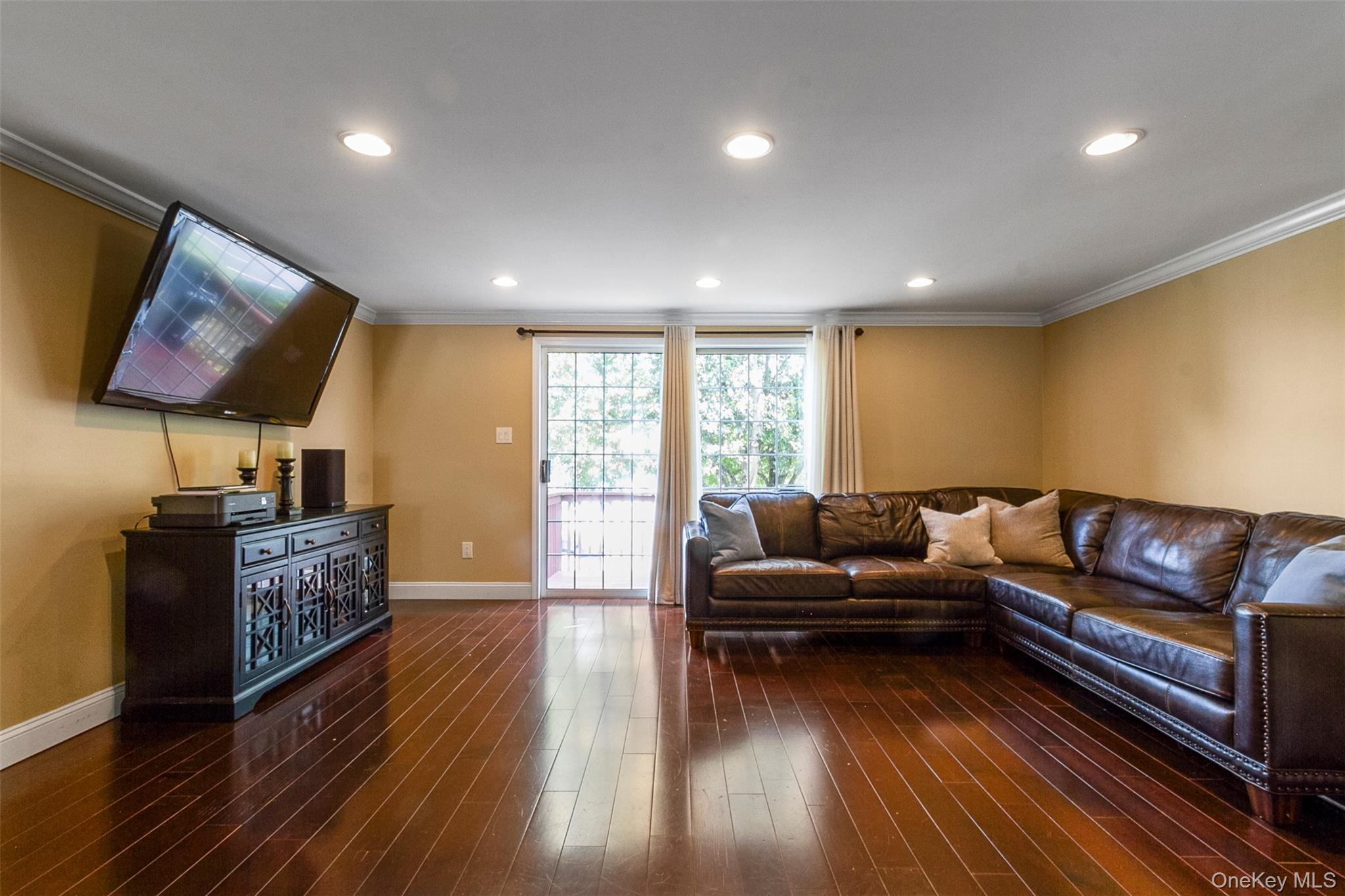 1001 Williamsburg Drive, Mahopac, NY 10541