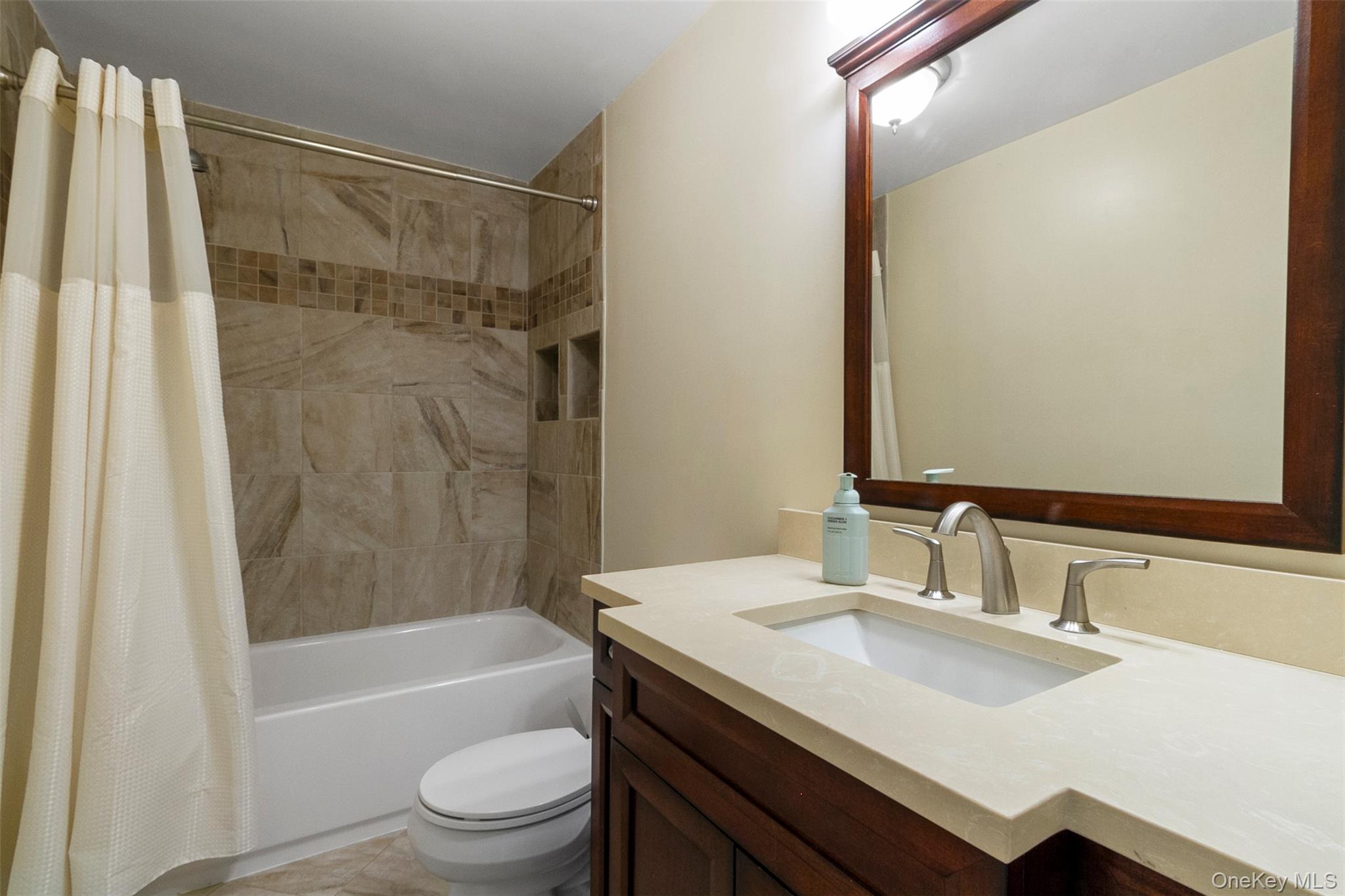 1001 Williamsburg Drive, Mahopac, NY 10541