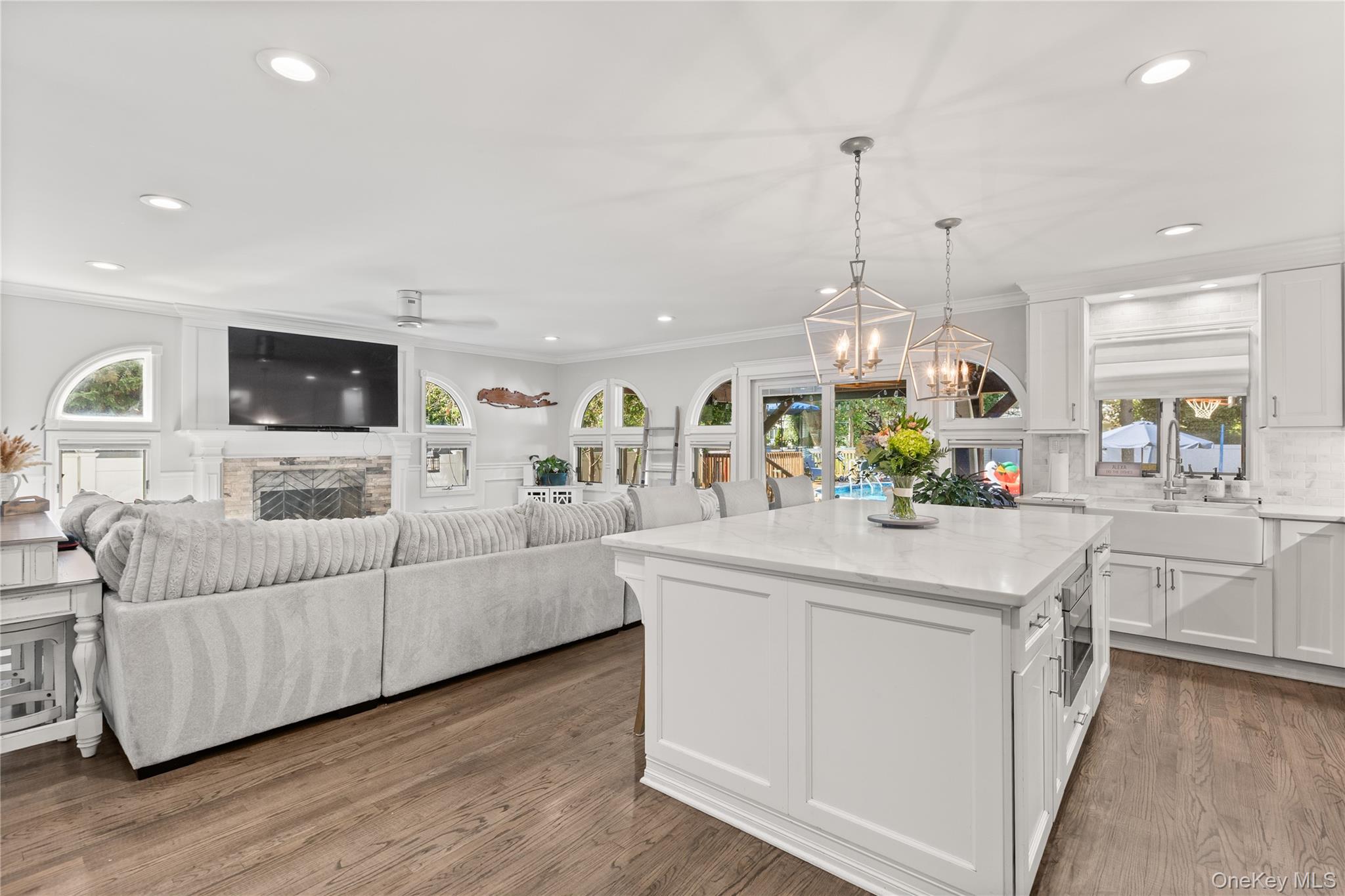 47 Village Line Road, Babylon, NY 11702